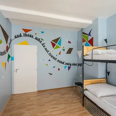 Ahoy! Newtown Hostel *